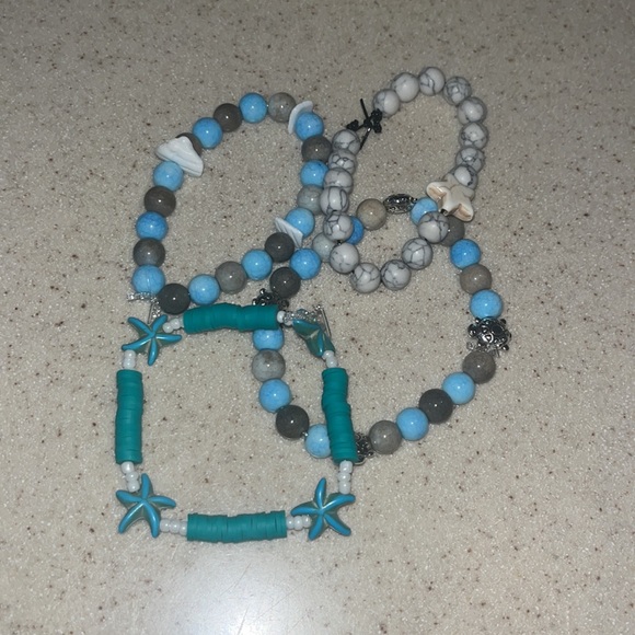 Bracelets - Picture 3 of 8